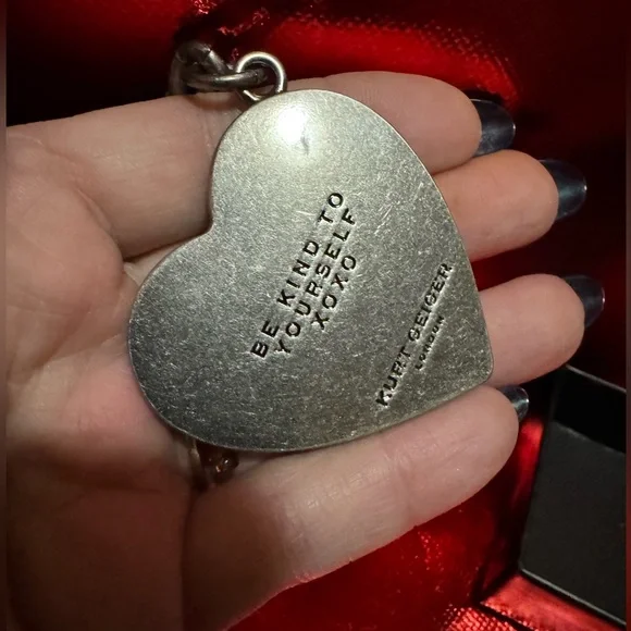 Kurt Geiger Enamel Heart Keyring -EUC - Picture 4 of 5